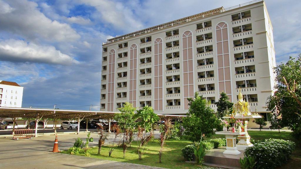 Larrivee Hotel Bang Bo Buitenkant foto