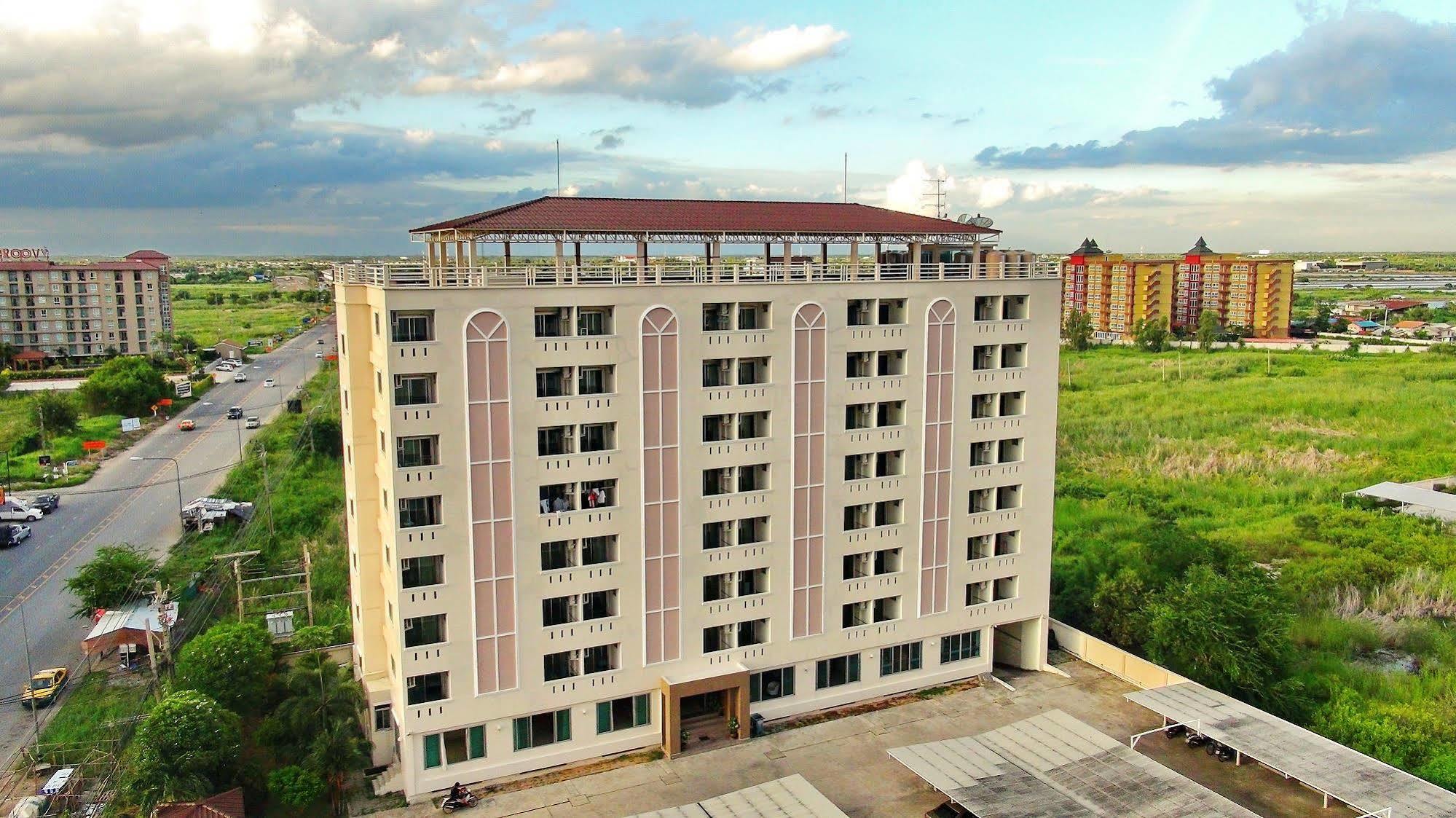 Larrivee Hotel Bang Bo Buitenkant foto