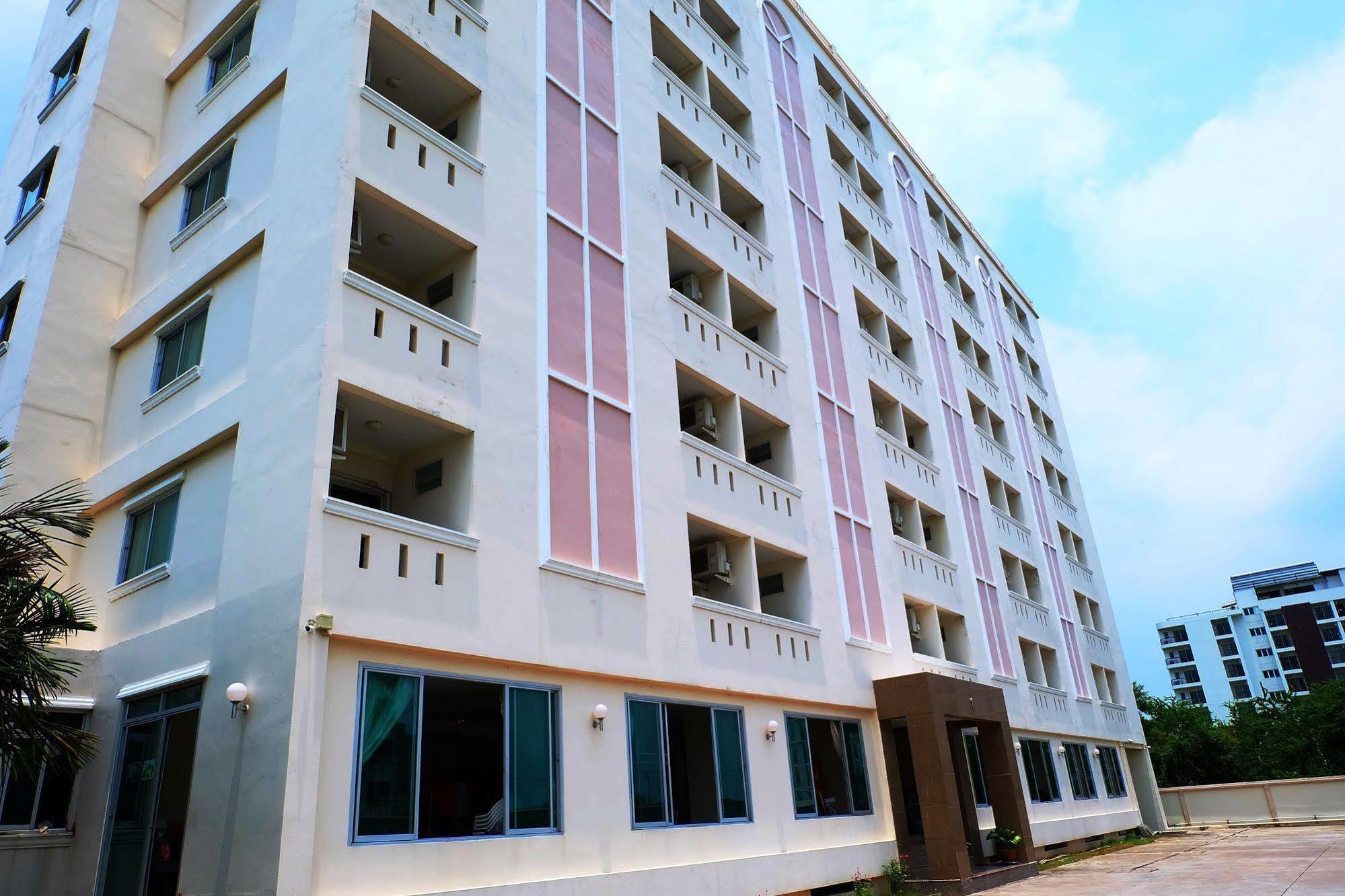 Larrivee Hotel Bang Bo Buitenkant foto