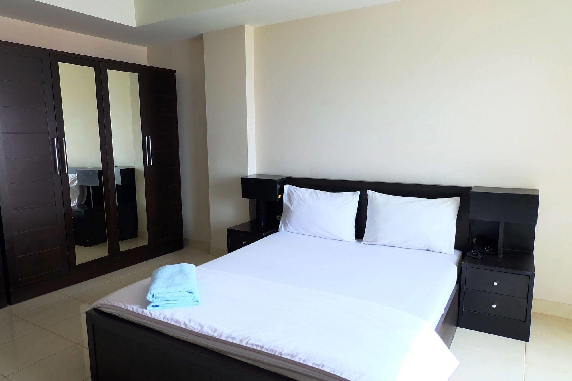 Larrivee Hotel Bang Bo Buitenkant foto